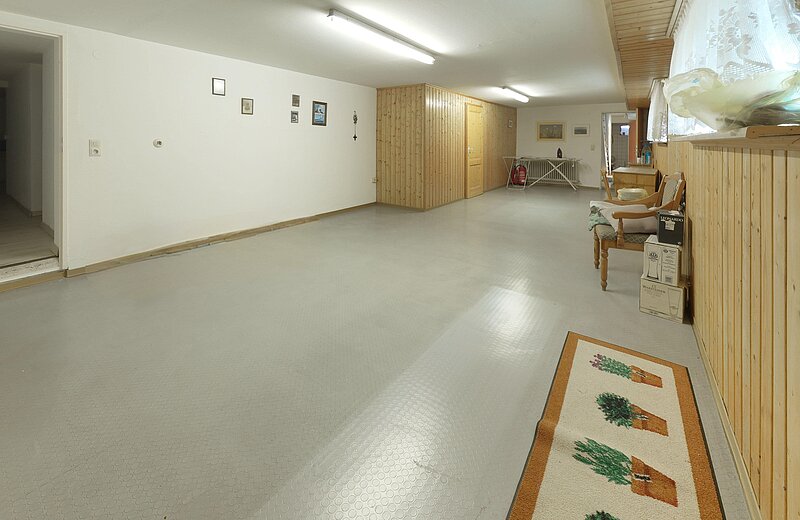großer Hobbyraum UG