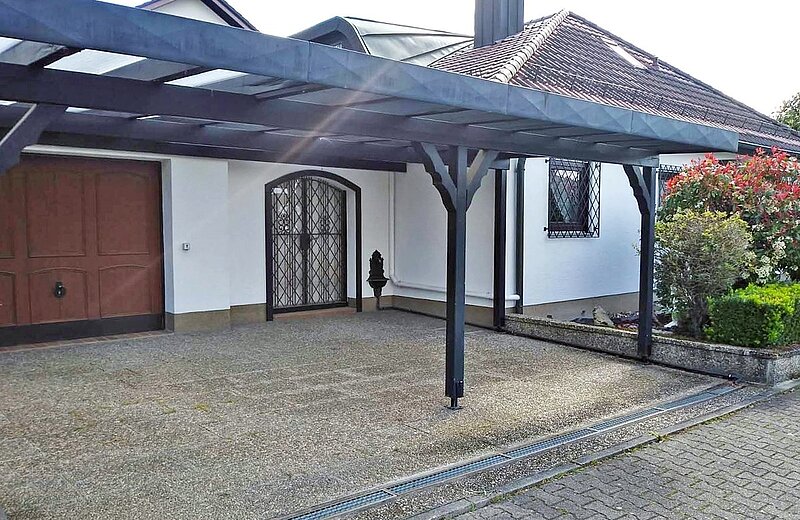 großer Carport