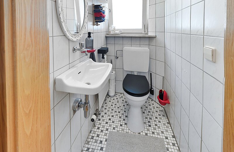 separates WC OG
