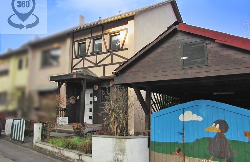 Vorderansicht mit Carport