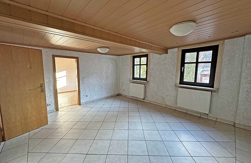 Wohnzimmer 1. OG mit Durchgang