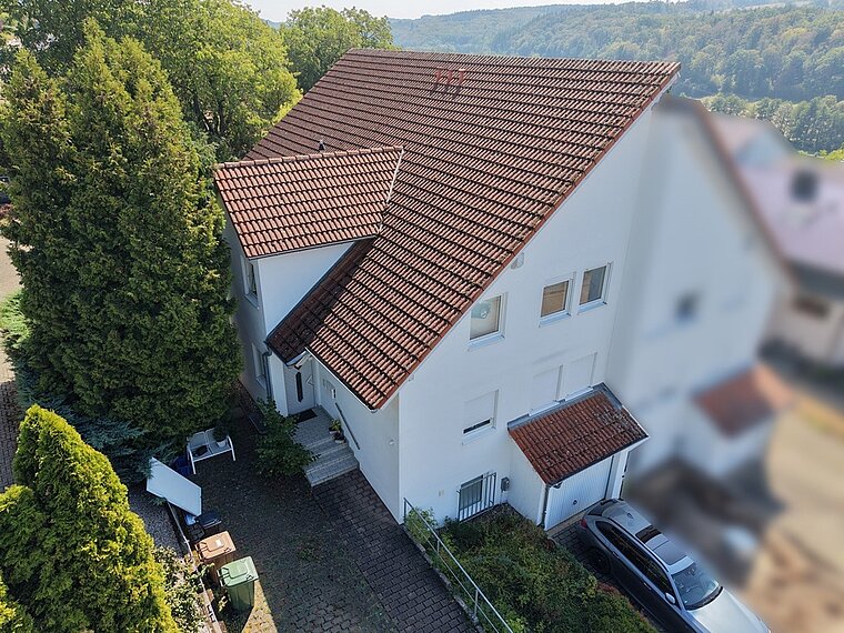Doppelhaushälfte mit zwei Wohnungen in Neckarbischofsheim!