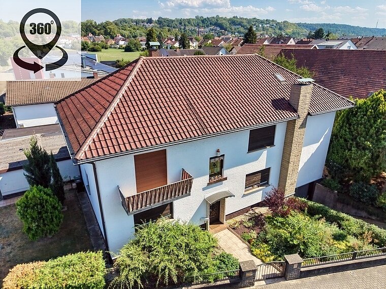 Zweifamilienhaus in Weingarten!